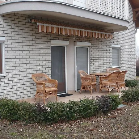 Nyarido Apartman *