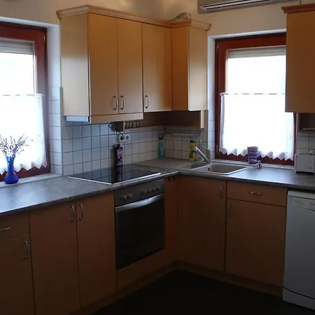 公寓 Nyarido Apartman *